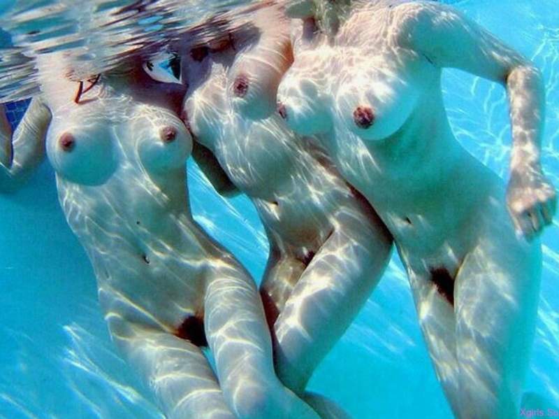 Обнаженные девки под водой